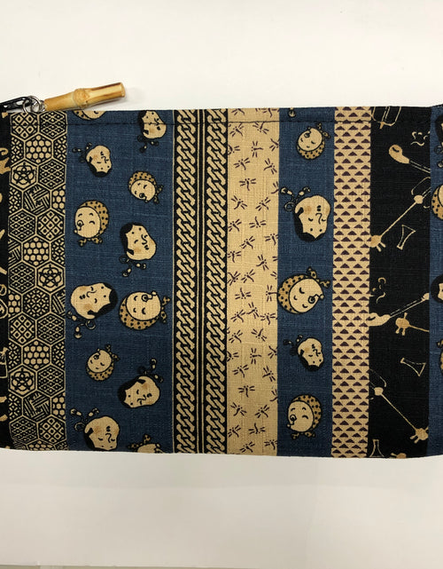 Load image into Gallery viewer, 日本製 時代小紋 竹玉付角平ポーチ
