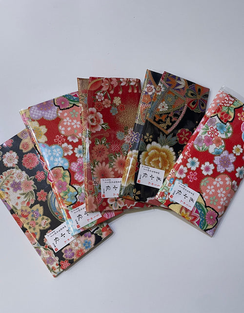 Load image into Gallery viewer, 日本製 花小紋 ちりめん 長財布 お札入れ

