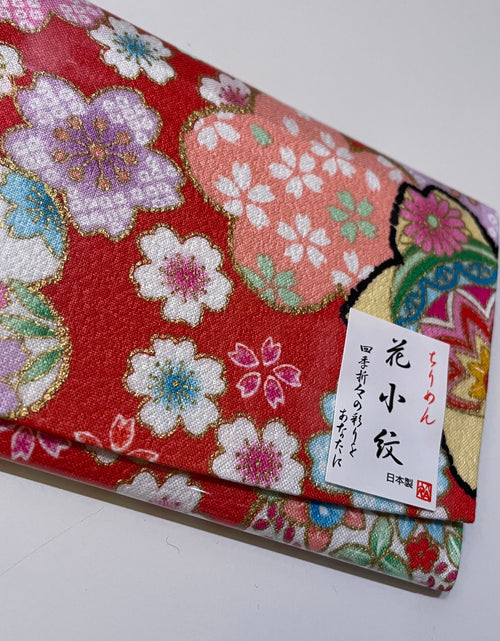 Load image into Gallery viewer, 日本製 花小紋 ちりめん 長財布 お札入れ
