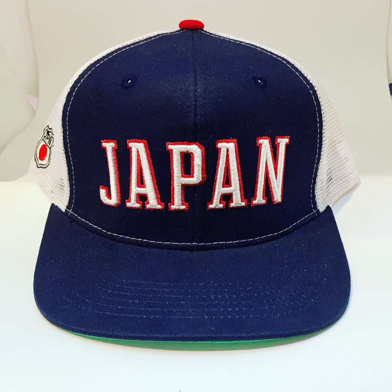 アサヒ ● Asahi「KANPAI JAPAN メッシュ キャップ」青／白　帽子　刺繍　乾杯ジャパン　アサヒビール樽生　ベースボールキャップ